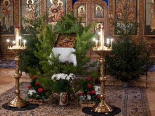 научите украшать иконы цветами - аналой.JPG