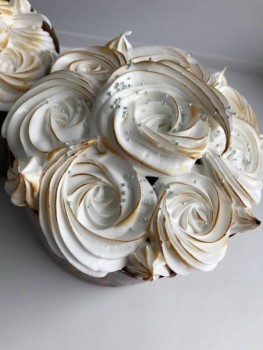 Куличи Выпекаем, украшаем, на стол подаем  - HR8YmvYdteI.jpg