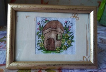 Это на кухню. Паспарту сделала из обоев которые сейчас на стенах.