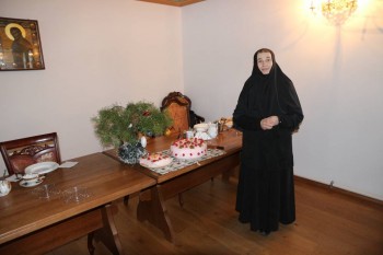 Вот такой ее помню... такое выражение лица было всегда.. и говорила при этом "доченьке моя любимая, солнышко мое родное, ну как ты моя дорогая"...кто теперь мне это скажет... для кого теперь я буду солнышком...