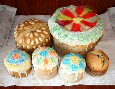 Куличи Выпекаем, украшаем, на стол подаем  - 2008.jpg