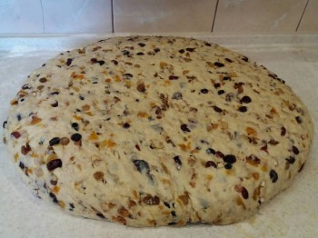 Рождественский штоллен. Печем вместе:  - 0-02-04-49e065e034c5a1fb07b078bfb7a4303dd310aca1670e6399e7444d586eacea5e_9f0cc5c2.jpg