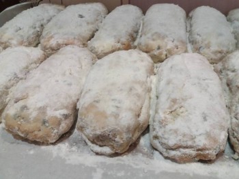 Рождественский штоллен. Печем вместе:  - 0-02-05-02b1bfda3c91f301eacb647190ed628cf153c19a5251b01a0ac063263c15c744_249d9438.jpg