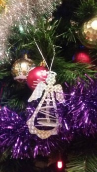 Ангел уже на елке