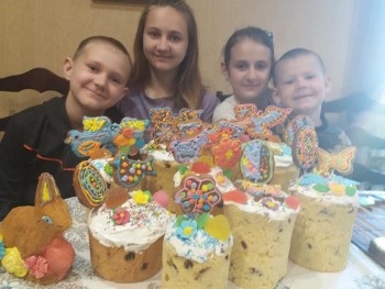 Куличи Выпекаем, украшаем, на стол подаем  - 58441423_607628243045954_1739523142847561728_n.jpg