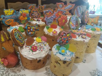 Куличи Выпекаем, украшаем, на стол подаем  - 58378564_607628283045950_5653216820363001856_n.jpg