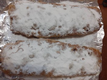 Эти поедут на гостинчики, ещё получился один маленький, его уже почти съели утром.