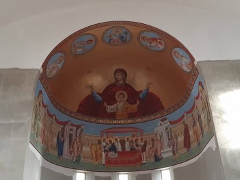 Храм ждет росписи и заключительных работ. Исключительная акустика там.