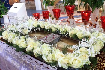 научите украшать иконы цветами - 30124105_435555090230080_3981007231066832896_o.jpg