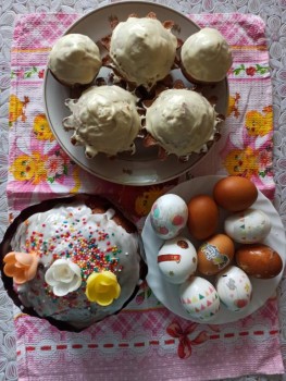 Куличи Выпекаем, украшаем, на стол подаем  - IMG_20200419_083652.jpg
