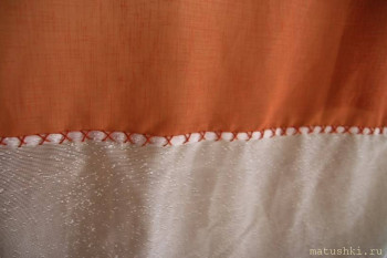Стык старой шторы и новой полосы ("фальш-ламбрекена"). Видны фактуры тканей