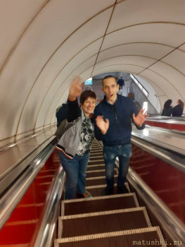 Всем привет! Метро. Питер.