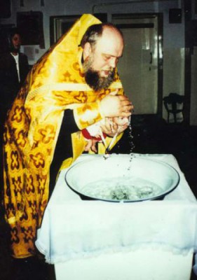 Чудеса православия - во время крещения младенца отобразился лик Спасителя.jpg