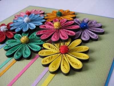 Квиллинг, торцевание и другие виды бумагопластики - Открытка яркая.jpg