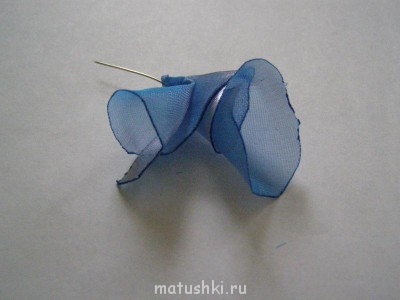 заворачиваем половинки в разные стороны