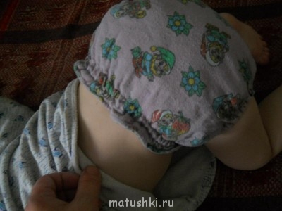 на спинтке тоже плотно; следов тоже нет.