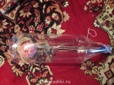 Ещё спицы, ножницы и все необходимые инструменты.