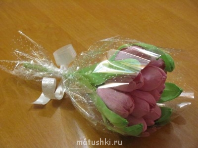 Конфетные букеты: обещанный мастер-класс по тюльпанам, стр 3 - осень 2012 054.jpg