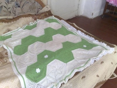 это одеялко на выписку я вязала для Гришеньки в прошдлом году
