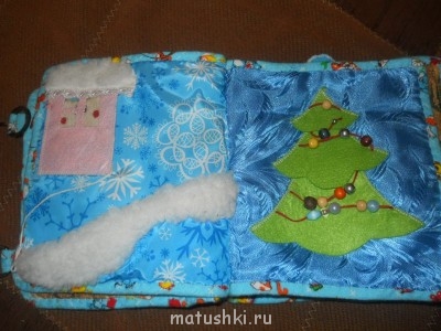 лев сторона. плащевка, фетр, холофайбер, медведь был готовый, <br />"дом" и"горка"- карман<br />прав сторона ткань на шторы, фетр бусины разные.