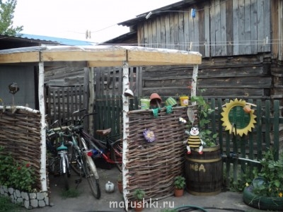 Это беседка для ребятишечьих принадлежностей.