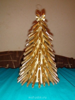 Это елочки из макарон.