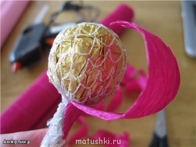 Конфетные букеты: обещанный мастер-класс по тюльпанам, стр 3 - KGCcxgMJyCo.jpg