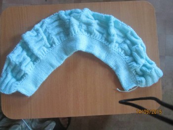 и пока сидим в музыкалке вяжу берет