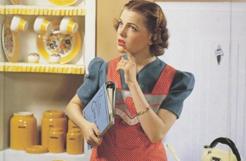 Рождественский штоллен. Печем вместе:  - woman-baking-e1380611846780.jpg