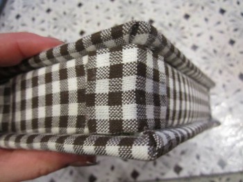 Чтобы углы выглядели аккуратнее я их закрыла